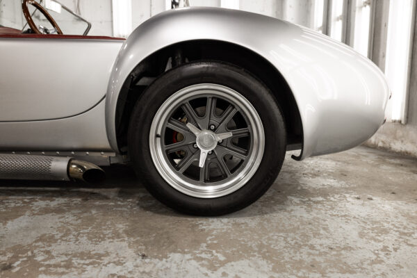 Shelby Cobra - Image 37