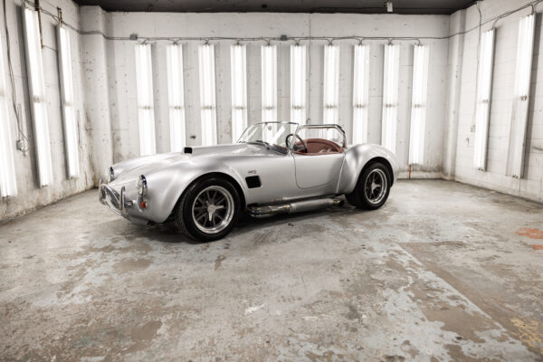 Shelby Cobra - Image 34