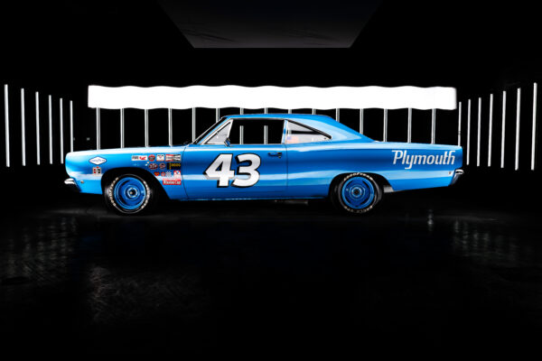 1969  Plymouth Roadrunner (Petty's Roadrunner) - Image 30