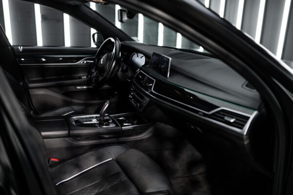 2018 BMW 7 Series - Image 46