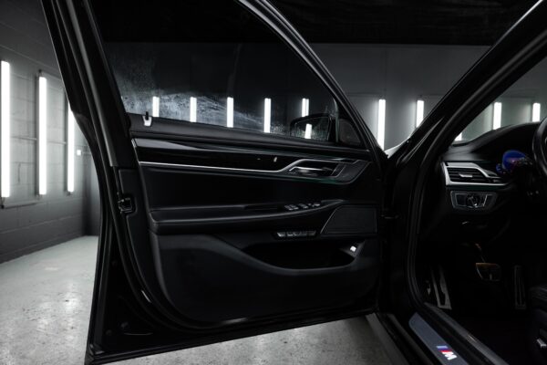 2018 BMW 7 Series - Image 40