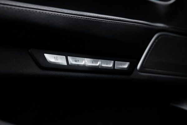 2018 BMW 7 Series - Image 39