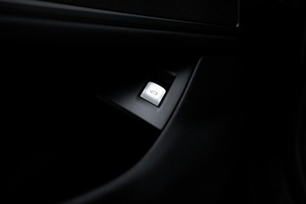 2018 BMW 7 Series - Image 38