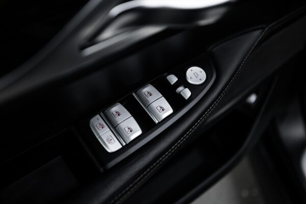 2018 BMW 7 Series - Image 37