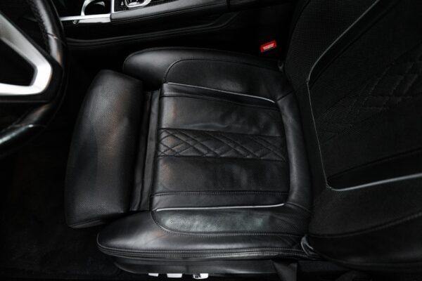 2018 BMW 7 Series - Image 35