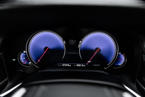 2018 BMW 7 Series - Image 32