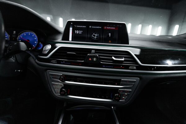 2018 BMW 7 Series - Image 25