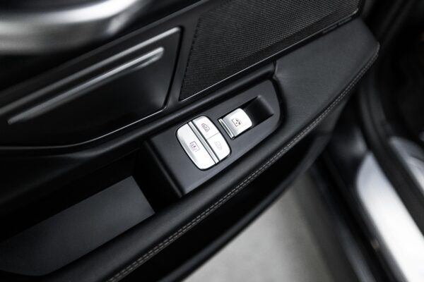2018 BMW 7 Series - Image 21