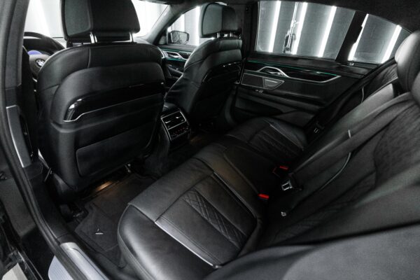 2018 BMW 7 Series - Image 19