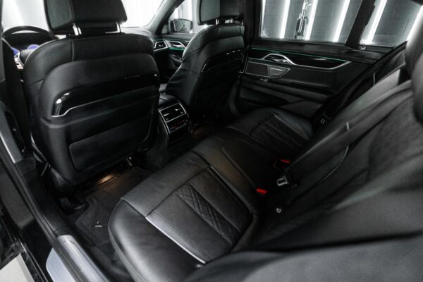 2018 BMW 7 Series - Image 18