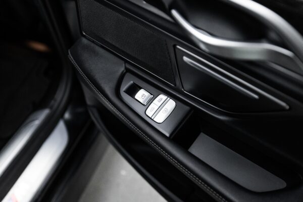 2018 BMW 7 Series - Image 14