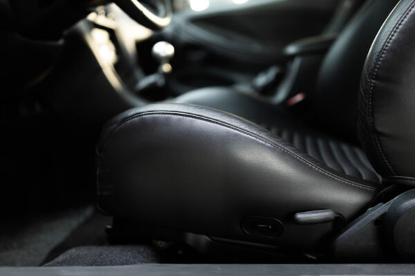 2003 Ford Mustang Mach 1 - Image 32